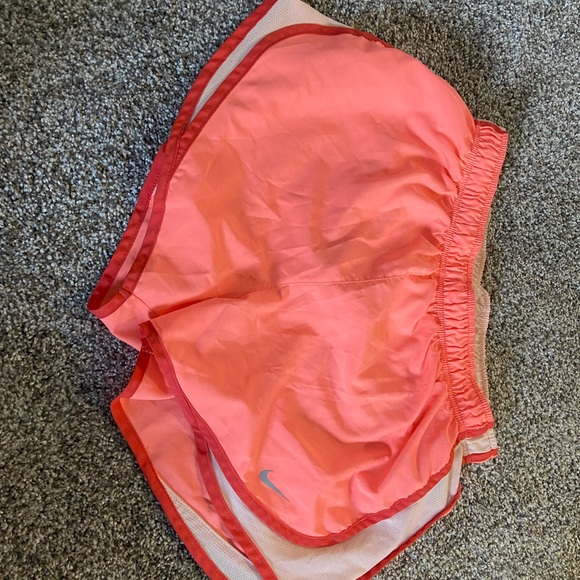 Women’s Nike shorts, worn twice - Picture 1 of 2